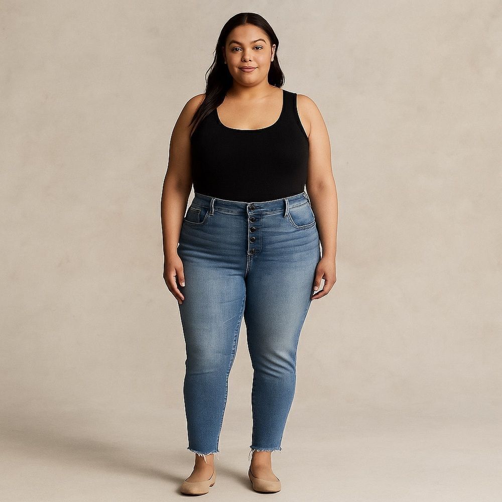 Torrid Light Wash 5 front Button Bombshell Skinny Jeans, size 24 SHORT